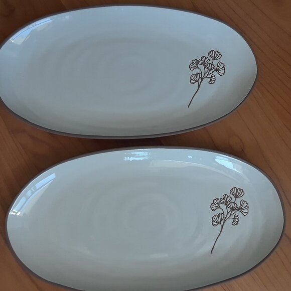 Set of 2 New Stoneware Ceramic Platters - Picture 6 of 10